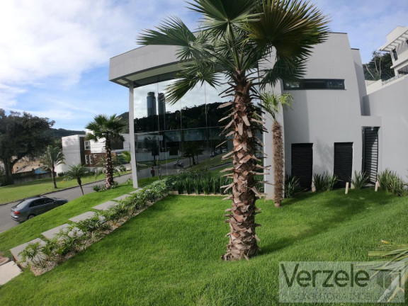 Imagem Casa com 4 Quartos à Venda, 530 m² em Barra - Balneário Camboriú Imagem Casa com 4 Quartos à Venda, 530 m² em Barra - Balneário Camboriú