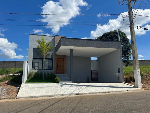 Casa com 3 Quartos à Venda, 250 m² em Centro Industrial Rafael Diniz - Bragança Paulista