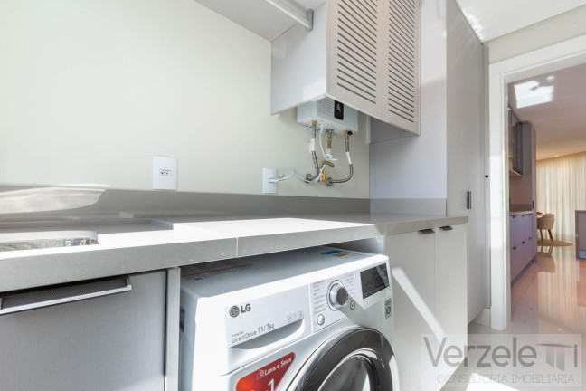 Imagem Apartamento com 4 Quartos à Venda, 131 m² em Centro - Balneário Camboriú Imagem Apartamento com 4 Quartos à Venda, 131 m² em Centro - Balneário Camboriú