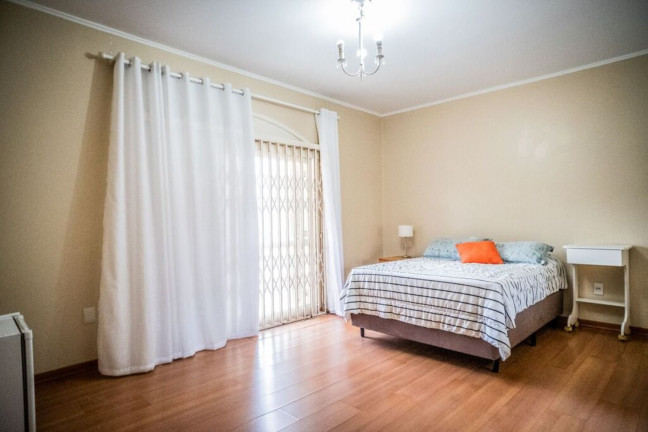 Imagem Imóvel com 3 Quartos à Venda,  em Vila Ipiranga - Porto Alegre