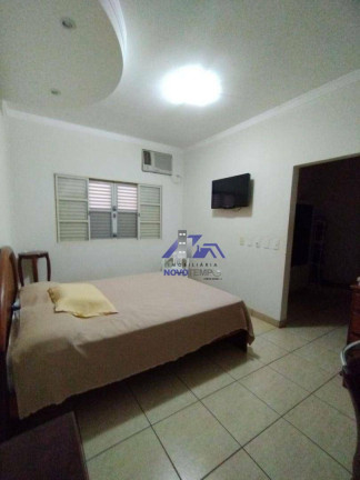 Imagem Casa com 3 Quartos à Venda, 249 m² em Aeroporto - Araçatuba