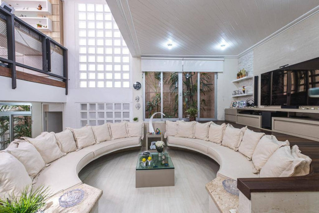 Imagem Casa com 3 Quartos à Venda,  em Agronomica - Florianópolis