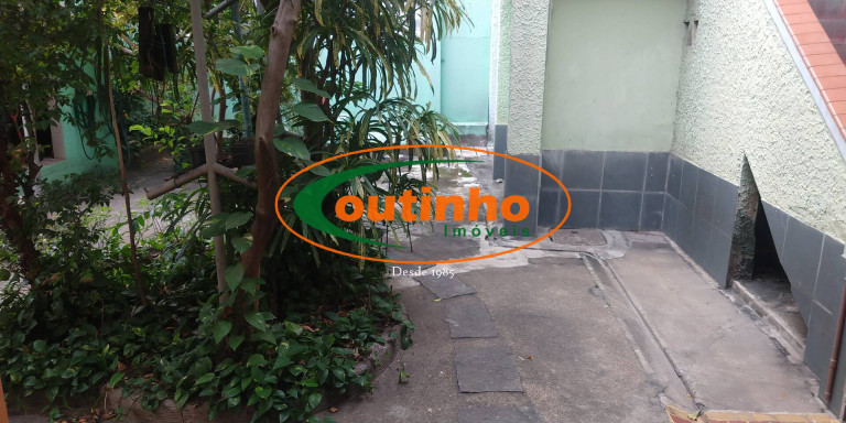 Imagem Casa com 7 Quartos à Venda, 234 m² em Tijuca - Rio De Janeiro Imagem Casa com 7 Quartos à Venda, 234 m² em Tijuca - Rio De Janeiro