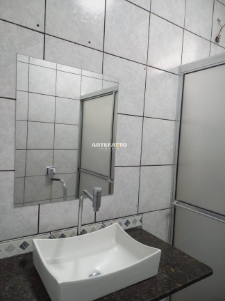 Imagem Casa com 2 Quartos à Venda, 117 m²