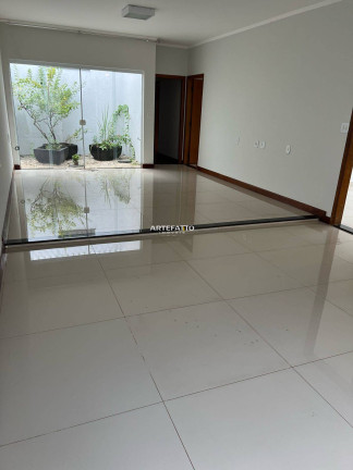 Imagem Casa com 3 Quartos à Venda, 308 m²