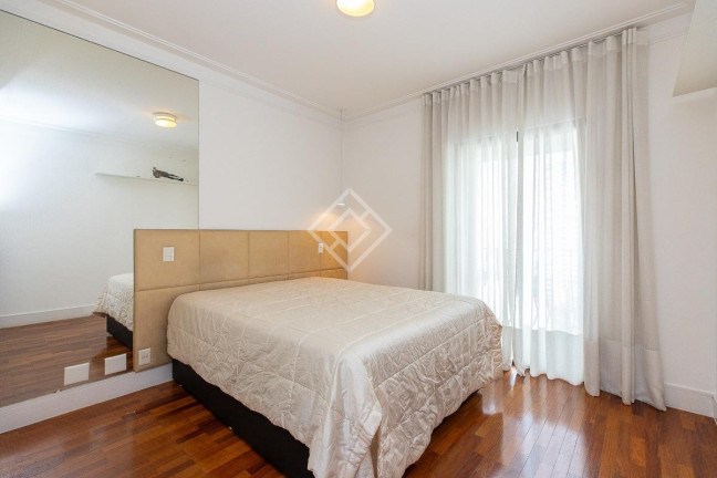 Imagem Apartamento com 3 Quartos à Venda, 146 m² em Moema - São Paulo