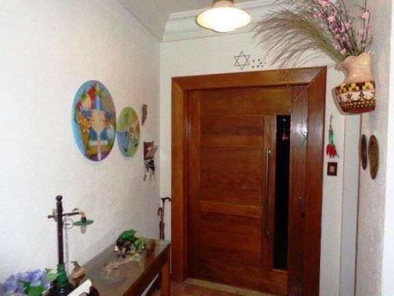 Imagem Casa com 4 Quartos à Venda, 280 m² em Vila Jaboticabeira - Taubaté Imagem Casa com 4 Quartos à Venda, 280 m² em Vila Jaboticabeira - Taubaté