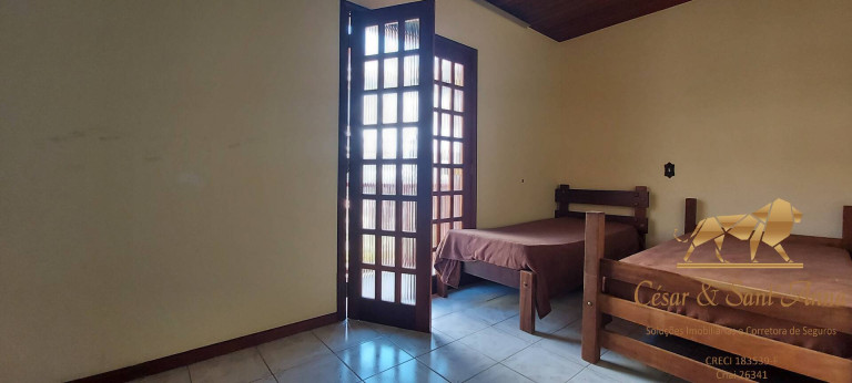 Imagem Casa com 4 Quartos à Venda, 270 m² em Jardim Márcia - Campos Do Jordão