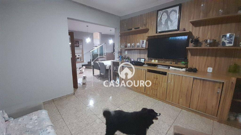 Imagem Casa com 4 Quartos à Venda, 300 m² em Floresta - Belo Horizonte Imagem Casa com 4 Quartos à Venda, 300 m² em Floresta - Belo Horizonte