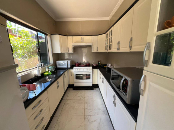 Imagem Sobrado com 3 Quartos à Venda, 300 m² em Jardim Santo Antônio - Arapongas