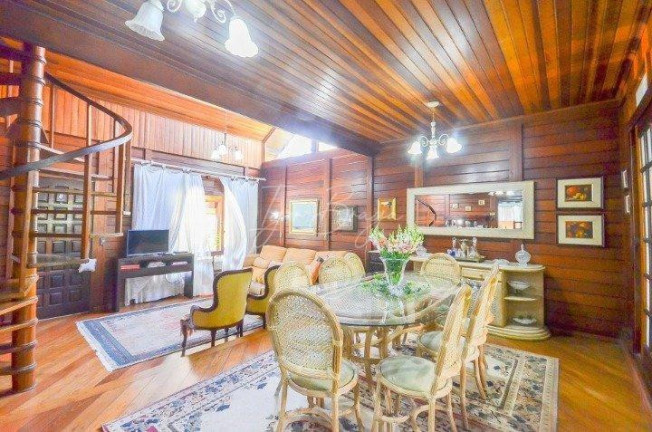 Imagem Casa com 3 Quartos à Venda, 252 m² em Pilarzinho - Curitiba Imagem Casa com 3 Quartos à Venda, 252 m² em Pilarzinho - Curitiba