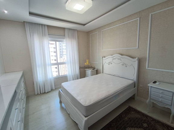 Imagem Apartamento com 4 Quartos para Temporada, 175 m² em Meia Praia - Itapema Imagem Apartamento com 4 Quartos para Temporada, 175 m² em Meia Praia - Itapema