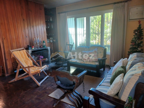 Imagem Casa com 3 Quartos à Venda, 240 m² em Albuquerque - Teresópolis Imagem Casa com 3 Quartos à Venda, 240 m² em Albuquerque - Teresópolis