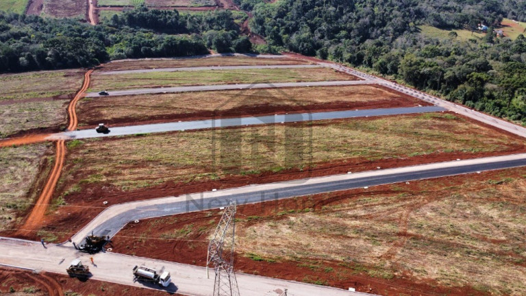 Terreno à Venda, 240 m² em Universitário - Cascavel
