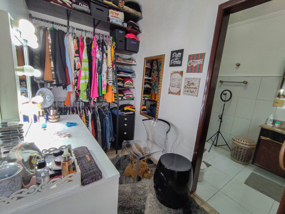Imagem Casa com 3 Quartos à Venda, 251 m² em Marapé - Santos