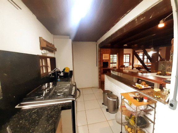 Imagem Casa com 4 Quartos à Venda, em Campeche - Florianópolis Imagem Casa com 4 Quartos à Venda, em Campeche - Florianópolis