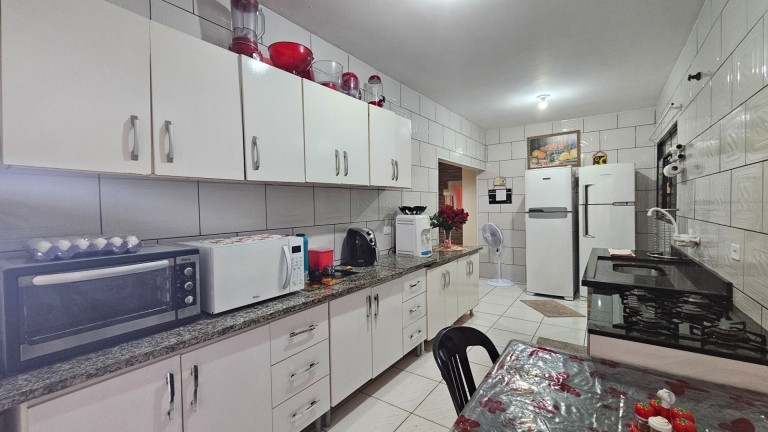 Imagem Casa com 6 Quartos à Venda, 340 m² em Cajuru - Curitiba
