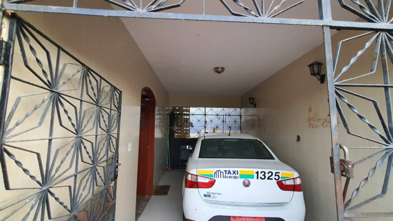 Imagem Casa com 6 Quartos à Venda, 300 m² em Centro - Aracaju Imagem Casa com 6 Quartos à Venda, 300 m² em Centro - Aracaju