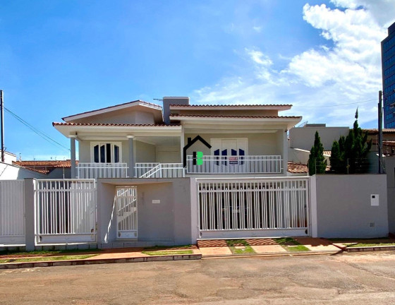 Casa com 3 Quartos à Venda, 255 m² em Valparaíso - Patos De Minas