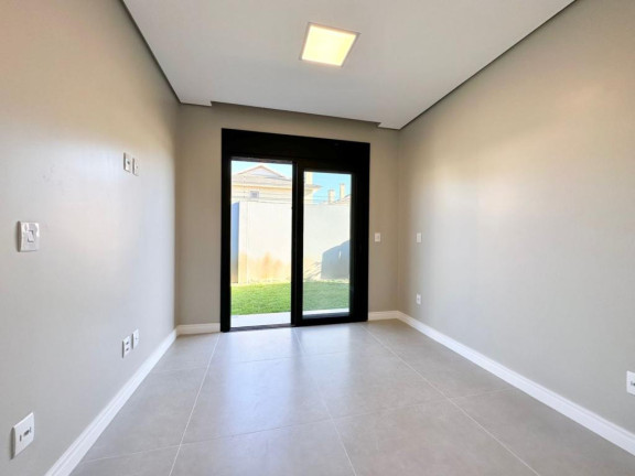 Imagem Casa com 4 Quartos à Venda, em -- - Capao Da Canoa Imagem Casa com 4 Quartos à Venda, em -- - Capao Da Canoa