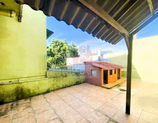 Imagem Casa com 4 Quartos à Venda, 142 m² em Jardim Sabará - Porto Alegre Imagem Casa com 4 Quartos à Venda, 142 m² em Jardim Sabará - Porto Alegre