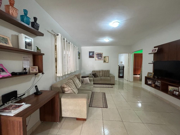 Imagem Casa com 3 Quartos à Venda, 191 m² em Setor Sudoeste - Goiânia Imagem Casa com 3 Quartos à Venda, 191 m² em Setor Sudoeste - Goiânia