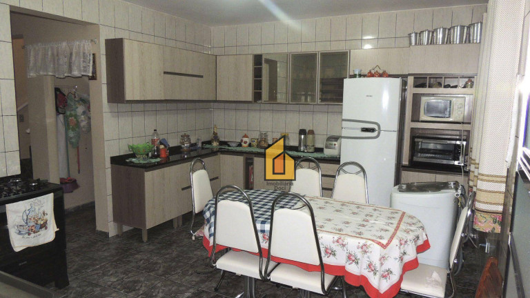 Imagem Casa com 5 Quartos à Venda, 350 m² em Capela Velha - Araucária Imagem Casa com 5 Quartos à Venda, 350 m² em Capela Velha - Araucária