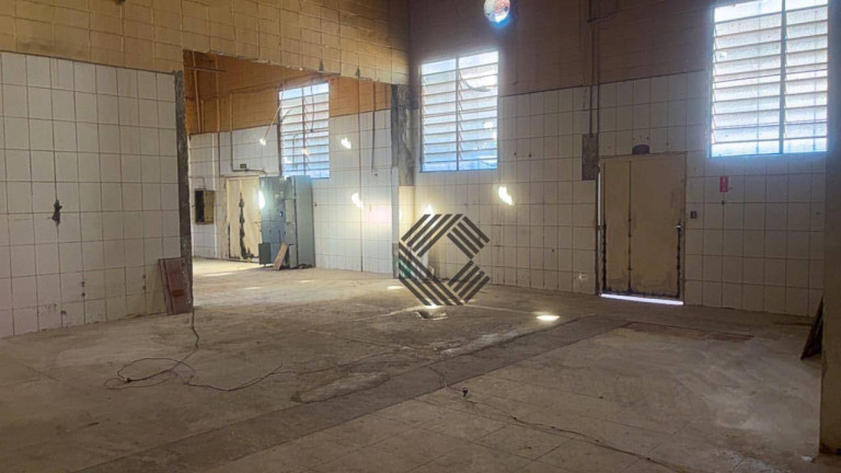 Galpão à Venda ou Locação, 500 m² em Vila Barão - Sorocaba