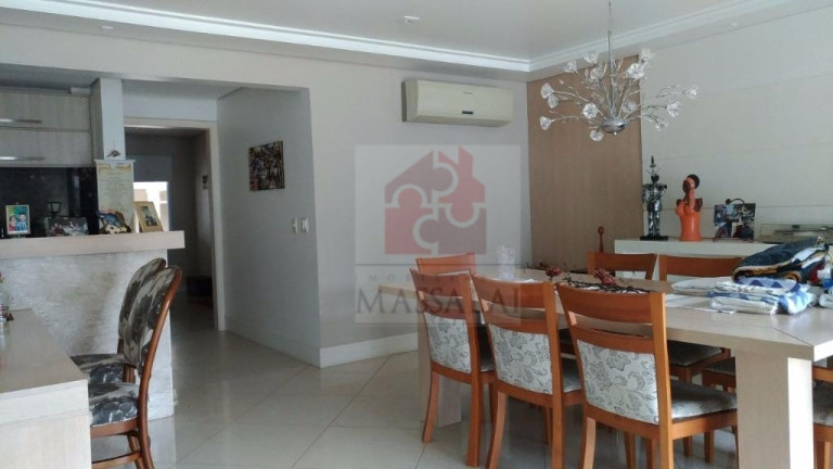 Imagem Casa com 4 Quartos à Venda, 375 m² em Jardim Carvalho - Porto Alegre Imagem Casa com 4 Quartos à Venda, 375 m² em Jardim Carvalho - Porto Alegre