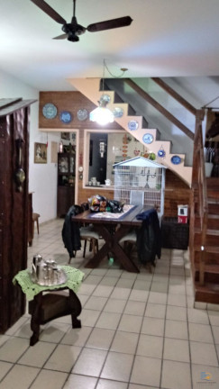Imagem Sobrado com 4 Quartos à Venda, 250 m² em Cigarras - São Sebastião Imagem Sobrado com 4 Quartos à Venda, 250 m² em Cigarras - São Sebastião