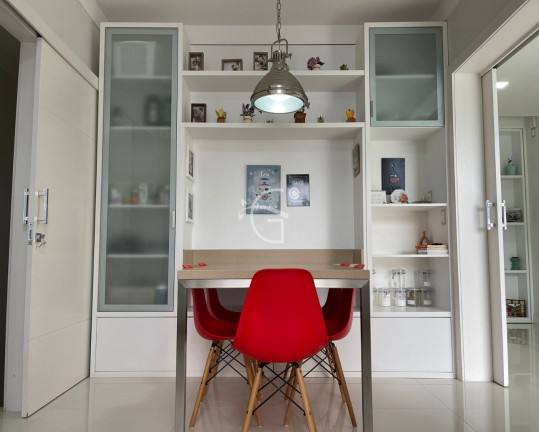 Imagem Casa com 4 Quartos à Venda, 545 m² em América - Joinville Imagem Casa com 4 Quartos à Venda, 545 m² em América - Joinville