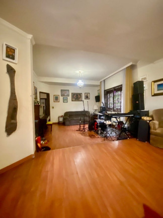 Imagem Sobrado com 5 Quartos à Venda, 420 m² em Bacacheri - Curitiba
