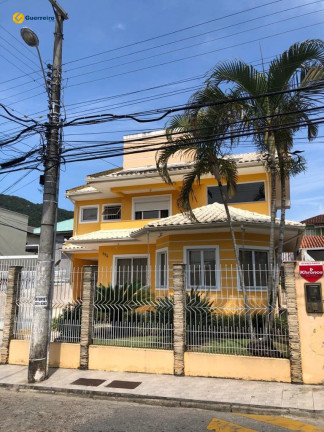 Casa com 3 Quartos à Venda, 324 m² em Monte Verde - Florianópolis