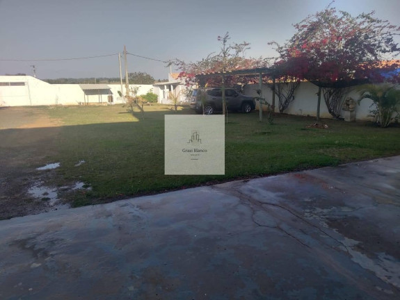 Imagem Chácara com 2 Quartos à Venda, 300 m² Imagem Chácara com 2 Quartos à Venda, 300 m²