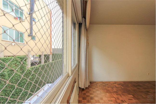 Imagem Imóvel com 3 Quartos à Venda, em Petrópolis - Porto Alegre Imagem Imóvel com 3 Quartos à Venda, em Petrópolis - Porto Alegre