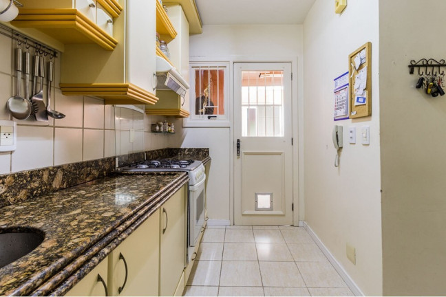 Imagem Casa de Condomínio com 3 Quartos à Venda, 109 m² em Teresópolis - Porto Alegre