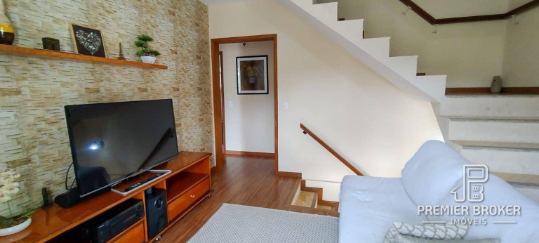 Imagem Casa com 4 Quartos à Venda, 200 m² em Araras - Teresópolis