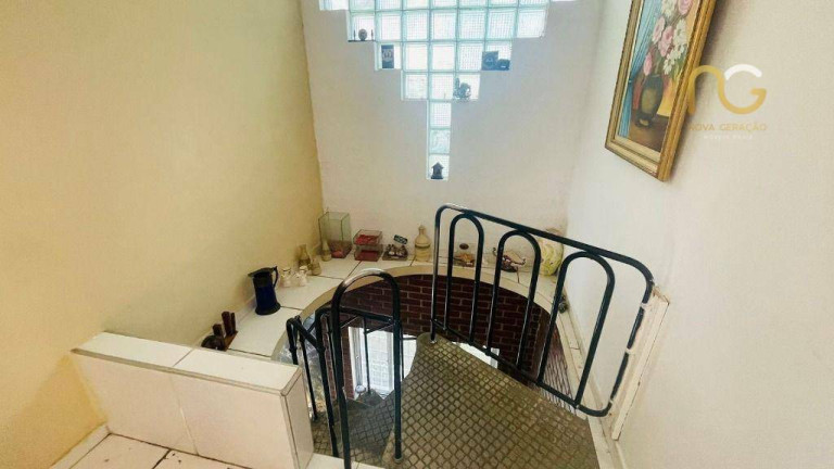 Imagem Casa com 4 Quartos à Venda, 300 m² em Canto Do Forte - Praia Grande Imagem Casa com 4 Quartos à Venda, 300 m² em Canto Do Forte - Praia Grande