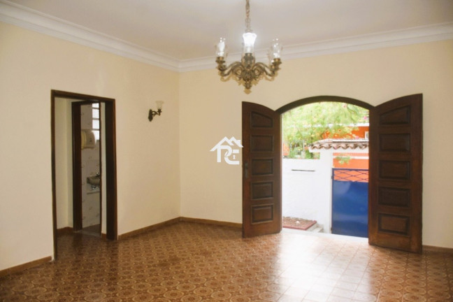 Imagem Casa com 4 Quartos à Venda, 360 m² em São Francisco - Niterói Imagem Casa com 4 Quartos à Venda, 360 m² em São Francisco - Niterói