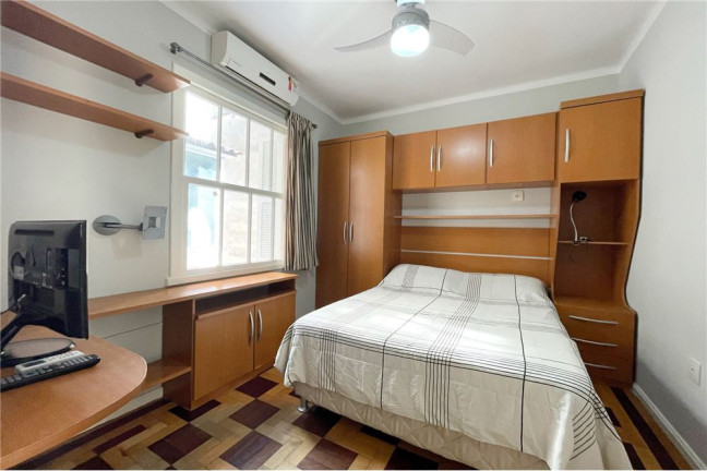 Imagem Imóvel com 3 Quartos à Venda, em Petrópolis - Porto Alegre Imagem Imóvel com 3 Quartos à Venda, em Petrópolis - Porto Alegre