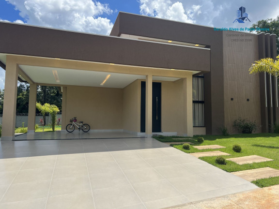 Imagem Casa com 4 Quartos à Venda, 200 m² em Centro - Guapó