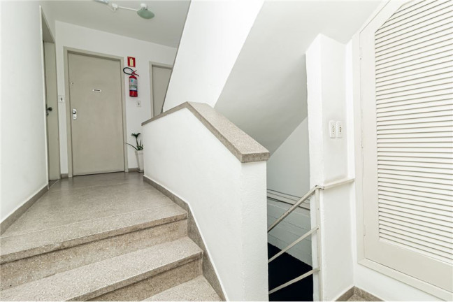 Imagem Imóvel com 2 Quartos à Venda, em Petrópolis - Porto Alegre Imagem Imóvel com 2 Quartos à Venda, em Petrópolis - Porto Alegre