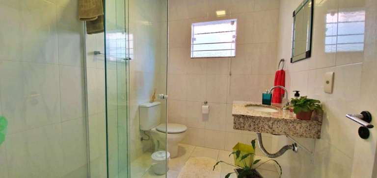 Imagem Casa com 3 Quartos à Venda, 250 m² em Anita Garibaldi - Joinville Imagem Casa com 3 Quartos à Venda, 250 m² em Anita Garibaldi - Joinville