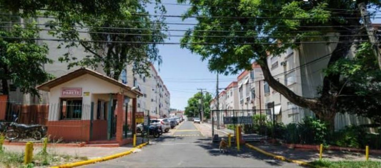 Imagem Imóvel com 2 Quartos à Venda, 48 m² em Cristal - Porto Alegre Imagem Imóvel com 2 Quartos à Venda, 48 m² em Cristal - Porto Alegre