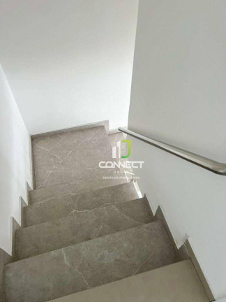 Imagem Sobrado com 2 Quartos à Venda, 100 m² em Espinheiros - Itajaí Imagem Sobrado com 2 Quartos à Venda, 100 m² em Espinheiros - Itajaí