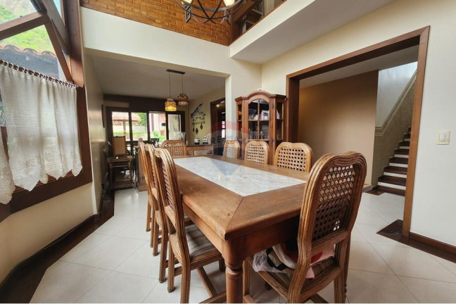 Imagem Casa de Condomínio com 3 Quartos à Venda, 324 m² em Itaipu - Niterói Imagem Casa de Condomínio com 3 Quartos à Venda, 324 m² em Itaipu - Niterói