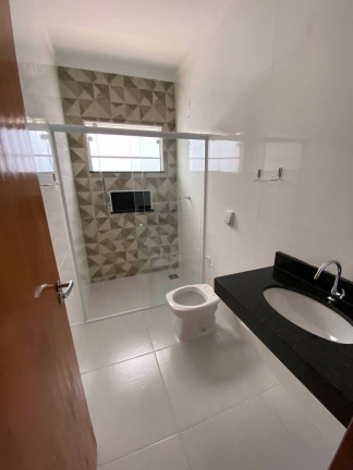 Imagem Casa com 2 Quartos à Venda, 300 m² em Jardim Itamarati - Botucatu