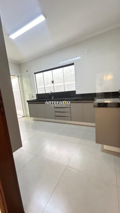 Imagem Casa com 4 Quartos à Venda, 300 m²