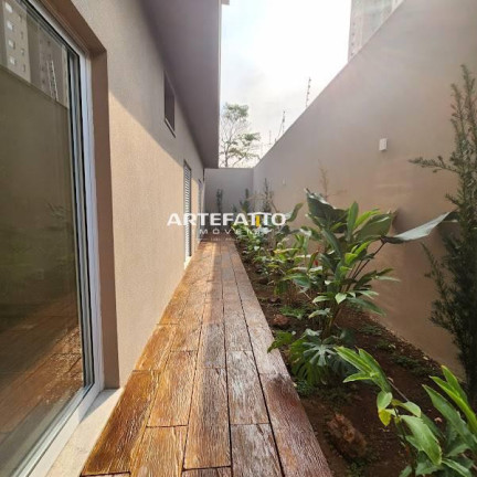 Imagem Casa com 4 Quartos à Venda, 244 m²