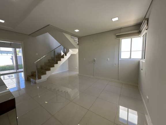 Imagem Sobrado com 3 Quartos à Venda, 300 m² em Ipê - Foz Do Iguaçu Imagem Sobrado com 3 Quartos à Venda, 300 m² em Ipê - Foz Do Iguaçu
